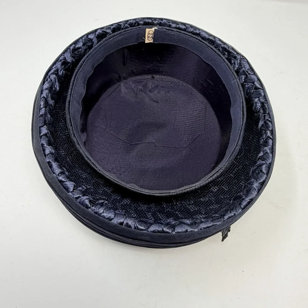Vintage 1960s Navy Pillbox Hat Raffia Silk Faille Size 22 Jackie‎ O Style
